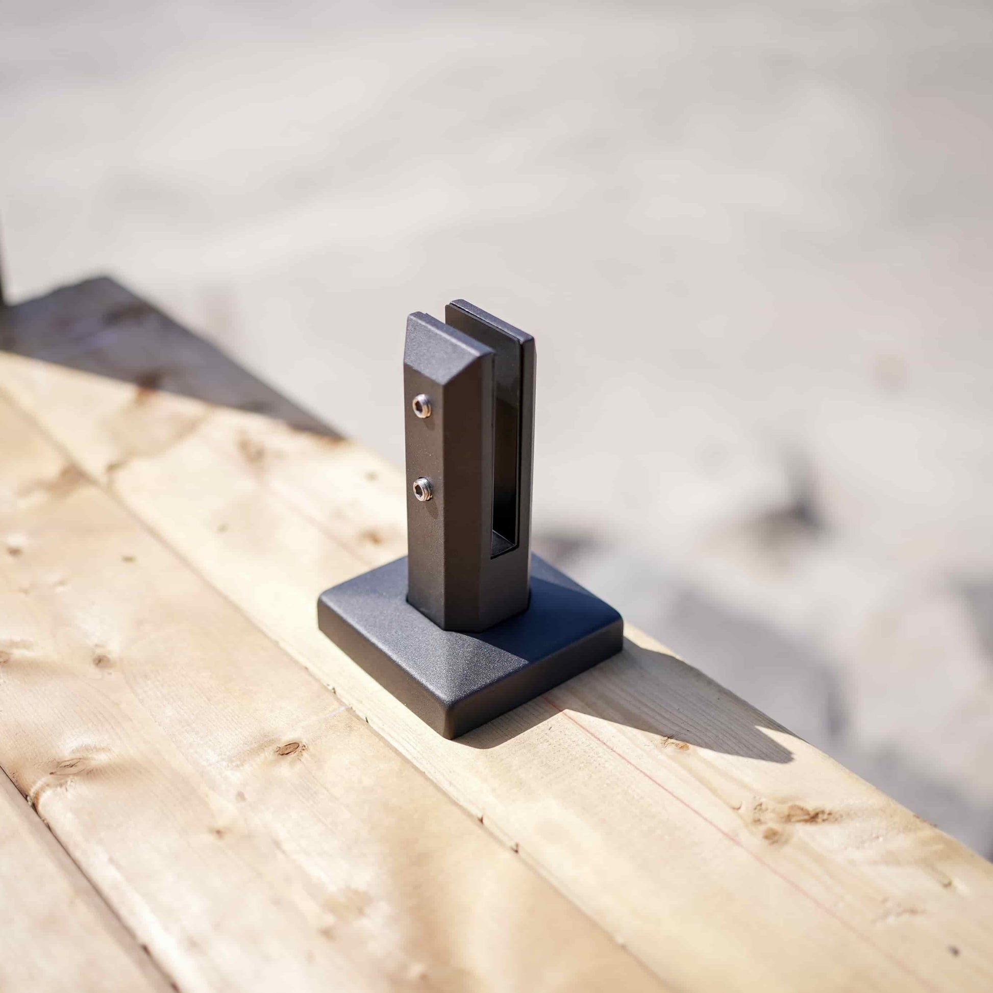 Demande de devis pour spigot en inox destiné à une rampe en verre