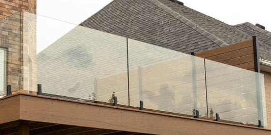 Sécurité Des Rampes En Verre : Mythes Vs Réalité Au Canada
