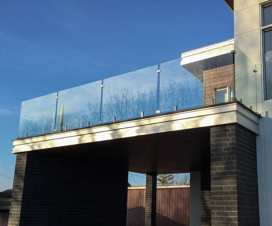 Pourquoi Choisir Des Rampes En Verre Sans Cadre ? Avantages Et Guide D’Installation