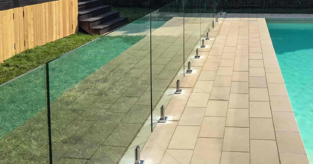 Clôture piscine en verre