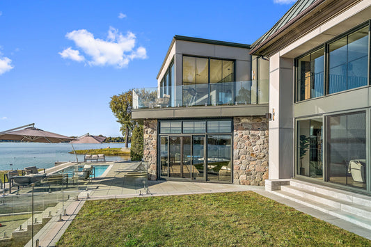 Rampes en Verre : Avantages Esthétiques &amp; Pratiques