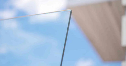 Clôture piscine verre au Québec : comment choisir un système sécuritaire, moderne et conforme