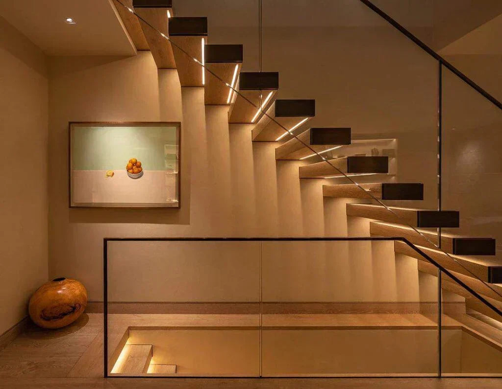 Pourquoi les Rampes en Verre Sans Cadre Sont Parfaites pour Votre Escalier